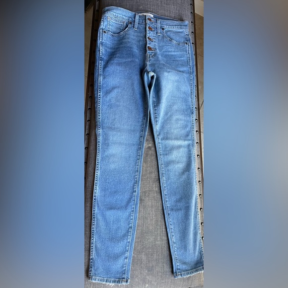 MADEWELL 10" High-Rise Skinny Jeans in Dewitt Wash:Button-Front TENCEL Denim - Picture 11 of 16